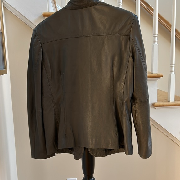 Jacket - Picture 3 of 4
